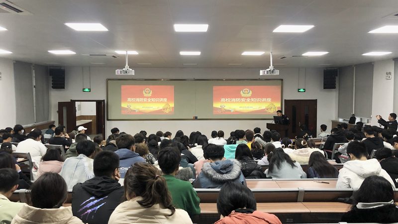职业培训短期班与长期班：大学生与上班族的选择之道